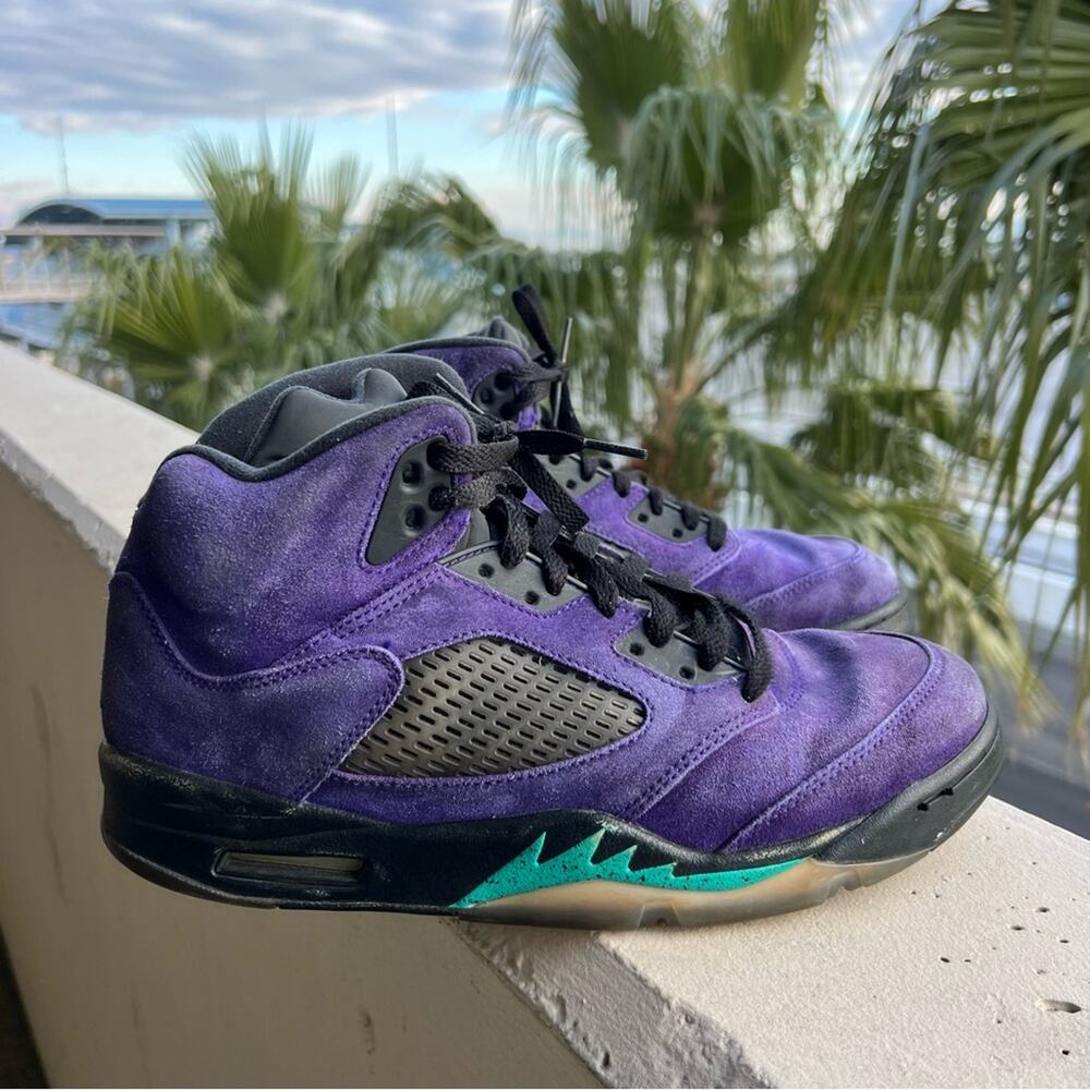 Jordan 5 Retro Alternate Grape Sneakers 136027-500 Size 9.5 Men’s